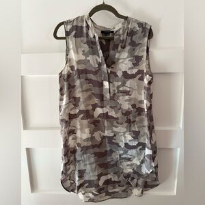 Acrobat Sleeveless Silk Blend Camouflage Blosue